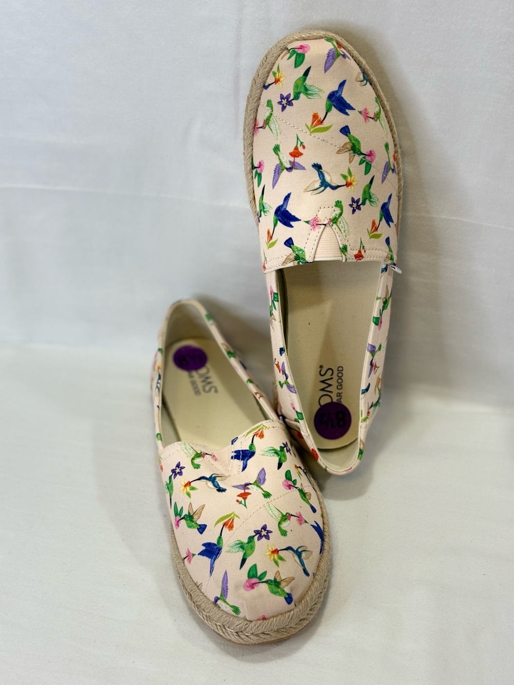 NWOB TOMS Women’s Cream Espadrilles with Colorful Hummingbird Print SZ 8.5 $68